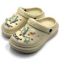 ราคา Gpatt : Renew Plain Clogs with Multiple Jibbitz Type C รองเท้าสวมผู้หญิงหัวโตแฟชั่น รองเท้าหัวโต แถมฟรีสติ๊กเกอร์ติดรองเท้าสุดเท่ สวมใส่สบาย (1730938344266893540)