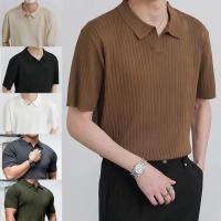 ราคา เสื้อโปโลผู้ชาย แขนสั้น เนื้อลายทาง สไตล์เกาหลี ทรงหลวม ลำลอง แฟชั่น คอวี ฤดูร้อน บาง มีสีน้ำตาล สีกากี สีดำ และสีขาว เสื้อคอปกครึ่งแขน ผู้ชาย [M-2XL] (1730889133895289183)