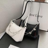 ราคา OXZEN Baguette Bag กระเป๋าสะพายข้าง กระเป๋าบาแกตต์ กระเป๋าผู้หญิง วัสดุหนังPU หนังเงา รุ่น6282 (1729591859733760318)
