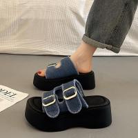 ราคา รองเท้าแตะ JINxCHOY สไตล์เกาหลี หัวกลม วัสดุผ้าใบเดนิม พื้นหนา สำหรับผู้หญิง ฤดูใบไม้ผลิและฤดูร้อน สามารถสวมใส่กลางแจ้ง รองเท้าส้นสูงลำลองใหม่ ทันสมัย รองเท้าแตะเท่ (1732332646936840690)