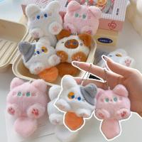 ราคา ตุ๊กตาแมว ตุ๊กตาแมว ดีไซน์การ์ตูนแมวน่ารัก พวงกุญแจ ขนปุย นุ่ม ยัดไส้ เหมาะสำหรับกระเป๋าเป้สะพายหลังและกระเป๋า จี้พวงกุญแจ ของขวัญสำหรับเด็กและแฟนสาว (1731020883092408404)