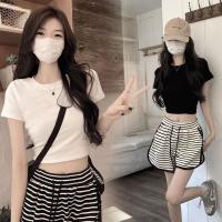 ราคา เสื้อครอปรัดรูปเอวลอยน่ารัก เสื้อผ้าแฟชั่นเกาหลีราคาถูก เสื้อยืดแขนสั้นผู้หญิง สีพื้น สีขาว สีดำ เวอร์ชั่นล่าสุด Tshirt Clothing Women เสื้อครอปwinnersquad (1730070061564266734)