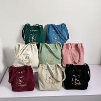 ราคา กระเป๋าสะพายไหล่ผู้หญิงกำมะหยี่ มาใหม่ ดีไซน์หมีน้อย ทรงสี่เหลี่ยม กระเป๋าถือลำลอง ปิดซิป กระเป๋าโท้ทหมีน้อย (1731592924728887092)