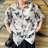 ราคา เสื้อเชิ้ตพิมพ์ลายผีเสื้อ สไตล์ใหม่ สำหรับผู้ชาย แฟชั่นฤดูร้อน ทรงหลวม พิมพ์ลายปุ่ม สไตล์ Ins ขั้นสูง เหมาะสำหรับคู่รัก เสื้อเชิ้ตผู้ชาย (1730524622664599903)