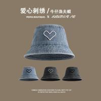 ราคา หมวกบักเก็ต ผ้ายีนส์ ปักหัวใจ (มี 3 สี) BUCKET (1729679433048361291)