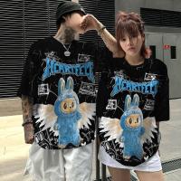 ราคา เสื้อยืดผู้ชายและผู้หญิง Labubu สไตล์การ์ตูน เสื้อยืดโอเวอร์ไซส์ เหมาะสำหรับกีฬากลางแจ้ง สไตล์เกาหลี เสื้อคู่รัก บล็อกคอร์ (1730952159326407497)
