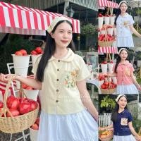 ราคา เสื้อผ้าฝ้าย คอบัว กระดุมกะลา แต่งกระเป๋า ปักดอกไม้ งานทำมือ งานhandmade ผู้หญิง คอจีน ผ้าสวย ใส่สบาย ขนาดอก 36-44" ยาว 21-24" เสื้อลายขอผู้หญิง ผ้าฝ้าย งานปักมือ แต่งกระดุมเงิน (1732094141510616182)