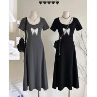 ราคา เดรสยาวเเขนสั้น เดรสผ้ายืด รุ่นขายดี คอกลม เดรสกระโปรง เสื้อผ้าผู้หญิง (1730987948340840544)
