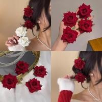 ราคา กิ๊บติดผม ดอกกุหลาบสีแดง สไตล์เข็มกลัด เครื่องประดับอเนกประสงค์ สำหรับผู้หญิง กิ๊บติดผม ดอกไม้หน้าอก เหมาะสำหรับถ่ายภาพ และพร็อพกิ๊บติดผม (1730560017725294872)