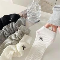 ราคา SEWING ถุงเท้ายาวแต่งโบว์ลูกไม้ ถุงเท้ายาว สไตล์เกาหลี สีทึบ พิมพ์ลายโบว์ นุ่มสบาย แฟชั่นผู้หญิง (1730991641857067766)