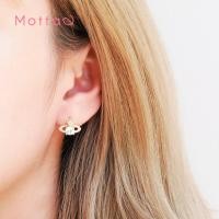 ราคา Motta Earring ต่างหูติดหูชุบทองคำขาว วงแหวนดาวเสาร์ (1732552466978145537)