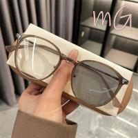 ราคา [ส่งจากกทม] My Girl แว่นสายตาสั้น เลนส์ออโตเมติก ออกแดดเปลี่ยนสี UV400 แว่นกรองแสง ผญ แว่นตาสายสั้น แว่นตา เลนส์ออโต้ + กรองแสงสีฟ้า Super Auto Blue Lens กันUV99% ออโต้กรองแสง แฟชั่น สายตาสั้น-50ถึง-4