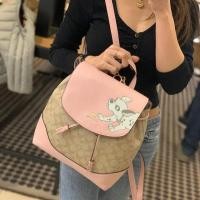 ราคา พร้อมส่ง แท้ 100 New Coach เป้ ขนาดกลาง รุ่น DISNEY X COACH ELLE BACKPACK IN SIGNATURE CANVAS WITH DALMATIAN COACH 91129 IM BLOSSOM LIGHT KHAKI MULTI (1588440791)