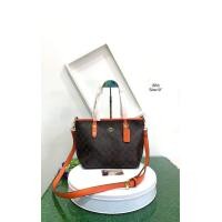 ราคา กระเป๋าถือ สะพายcoach ขนาด10นิ้ว มีซิป หนังนิ่มด้านใส่ของได้เยอะ มีสายสะพาย (1578458913)