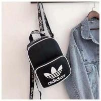 ราคา Adidasสไตล์กระเป๋าเดินทางนักเรียน Boy สาวเดินป่า Racing camping กระเป๋าเป้สะพายหลังกันน้ำนักเรียนกระเป๋าเป้สะพายของเด็ก (1171088503)