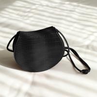 ราคา Aliotte Circle Leather Bag กระเป๋าสะพายครึ่งวงกลม (1065944976)