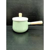 ราคา ฟรี ช้อนตักซุปเมลามีน 1 อัน สินค้าส่งห้างสรรพสินค้า 1 ชุด หม้อเคลือบพร้อมฝาสแตนเลสด้ามไม้ สีเขียวอ่อน กว้าง 5 5 นิ้ว ตัวหม้อสูง 5 นิ้ว ใช้อุ่นอาหาร หรือทำอาหารได้ ไม่เป็นอันตรายต่อสุขภาพ (1374232776)