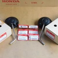 ราคา กระจกมองหลัง กระจกข้างมอเตอร์ไซค์ Honda Scoopy i 2017 2019 สีดำ 1 คู่ พร้อมน็อตข้อต่อ น็อตล็อคและยางหุ้ม ของแท้ (723564096)