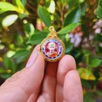 ราคา เกรดพรีเมี่ยม จี้เม็ดแตงหลวงพ่อรวย ปาสาธิโก ลงสีน้ำเงิน ขนาดจิ๋ว 1ซม เลี่ยมกรอบทองกันน้ำอย่างดี 2ซม LN1 (12588958437)