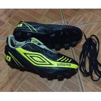ราคา รองเท้าเด็กสตั๊ดUmbro SIZE 31 39 มี 5 สี ยืดเกาะได้ดี สีสันโดดเด่น รองเท้าเด็กใส่เล่นฟุตบอล รองเท้ากีฬา รองเท้าเพื่อสุขภาพ (9450792781)