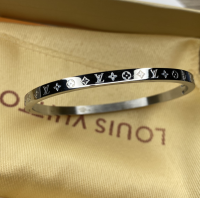 ราคา LVสร้อยข้อมือแฟชั่นตัวอักษรรูปไข่สร้อยข้อมือโลโก้เปิดสร้อยข้อมือเหล็กสตรีไทเทเนียมใหม่ (15316098520)