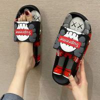 ราคา รองเท้าแตะSupreme รองเท้า รองเท้าสวม นุ่มเบาใส่สบาย รองเท้าแตะ รองเท้าแตะผู้หญิง รองเท้าแตะผู้ชาย รองเท้าแฟนชั่น รองเท้าส้นแบน รองเท้าแตะ รองเท้าชายหาด รองเท้าแตะแบบสวม สวมใส่สบาย (11053641819)