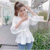 ราคา โบว์พื้น เสื้อคอวี แขนพอง แขนหนอน แขนขนมชั้น มีโบว์ผูกหน้า หลัง ดีไซน์สุดเก๋ ผ้าโฟเวย์ (7670454588)