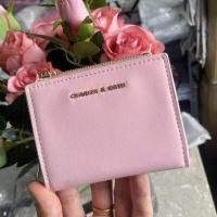 ราคา Cnk CHARLES Keith21 ใหม่ กระเป๋าสตางค์ ใส่บัตร อเนกประสงค์ ขนาดเล็ก พับได้ สําหรับผู้ชาย และผู้หญิง CK6 10680907 (15546787911)