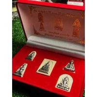 ราคา ชุดเบญจภาคี 100 ปี หลวงพ่อพัฒน์ ปุญญกาโม วัดห้วยด้วน เนื้อผงงา ช หน้ากากอัลปาก้า ฝังตพกรุดเงินแท้ 1 ชุด รับ 5 องค์ กล่องกำมะหยี่ (13968735045)