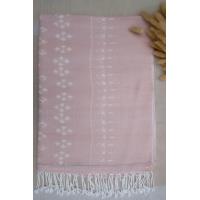 ราคา ผ้าคลุมไหล่มัดหมี่ย้อมสีธรรมชาติโทนสีชมพู (16356443184)