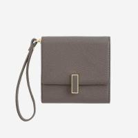 ราคา VERA Valen กระเป๋าสตางค์แบบ 3 ทบ ขนาดพอดีมือ พกพาสะดวกมาพร้อมกับสายคล้องข้อมือ ทำจากหนังวัวแท้ลาย Epsom ช่องใส่บัตร 10 ช่อง ใส่แบงค์ ใส่เหรียญ (15940182943)