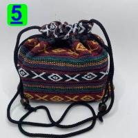ราคา WOW กระเป๋าสะพายผ้านากา ผ้าพื้นเมือง หูรูด สายเชือกดำ ขนาด 81 2 นิ้วx 8 12 นิ้ว โดยประมาณ สายเชือกยาว 43 cm โดยประมาณ มี12 แบบ ให้เลือก จุใจ (7665572221)