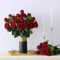 ราคา ช่อดอกไม้ประดิษฐ์ดอก ช่อกุหลาบขาว 3 หัว หรูหรามาก สำหรับตกแต่งบ้าน 71CM (7150016015)