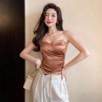ราคา CCเสื้อแฟชั่น เสื้อเกาะอก ผ้าซาติน ทรงรัดรูป เรียบหรู ดูแพง รหัส 1890 COOLBRA (13710670446)