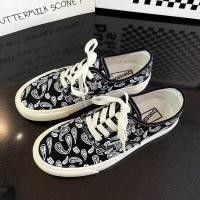ราคา SMO050 ดอกมะม่วงหิมพานต์ รองเท้าผ้าใบ unisex ทรงเตี้ย รองเท้าผ้าใบแฟชั่นสำหรับคู่รัก รองเท้าผ้าใบสไตล์เกาหลี (15211036633)