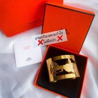 ราคา กำไล HERMES รถม้า งานสแตนเลสเคลือบทอง18k เฉพาะกำไลเท่านั้น (16349654433)