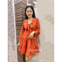 ราคา สพ0014 มินิเดรส ทรงคอวี คอปก แต่งโบว์ผูกหน้า แขนยาว ชายระบาย ผ้าไหมอิตาลี สุดฮิตคือต้องมีค่ะ งานสวยมากกกค่ะ ชุดสีแดง ตรุษจีน วาเลนไทน์ (7670341870)