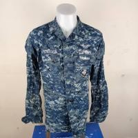 ราคา P29 เสื้อกองทัพเรือสหรัฐ ลายดิจิตอลสีน้ำเงิน ของแท้ มือ2 สภาพ90 อาร์มเดิม 6 ชิ้น กระเป๋าปัก (17417307791)