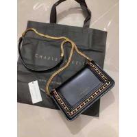 ราคา กระเป๋าสะพายข้าง charles and keith 8 นิ้ว (15635593061)