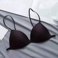 ราคา เสื้อชั้นในผู้หญิง เสื้อในไร้โครง ชุดชั้นในเซกซี B037 สายเส้นเล็ก ตะขอแบบล็อค สวย เซ็กซี่ โชว์หลัง มีฟองน้ำแบบบาง (16780897803)