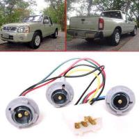 ราคา ขั้วไฟท้าย รุ่น นิสสัน นาวาร่า ฟรอนเทียร์ NISSAN NAVARA FRONTIER D22 ปี 1998 2004 ราคาต่อ 1 ชิ้น ไม่รวมหลอดไฟ (744810655)