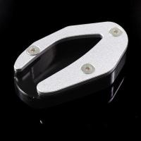 ราคา 2021อุปกรณ์เสริมด้านข้างของมอเตอร์ไซค์แผ่นขยายขาตั้งส่วนขยายเหมาะสำหรับ Bonneville T100 T120โลโก้ปรับแต่งได้ (13177176381)