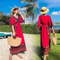 ราคา ชุดเดรสผู้หญิง เดรสกระโปรงยาว เดรสยาวสไตล์โบฮีเมี่ยน ทรงสวยมียางยืดใต้อกสีไม่ตก คอวีผ้าใส่สบาย โบฮีเมี่ยนสุดๆ พร้อมส่ง (1740556430)