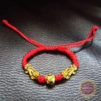 ราคา ด้ายแดง กำไล สร้อยข้อมือ ด้ายแดงปี่เซี่ยะ ปี่เซียะคู่ บอลทอง ก้อนทอง เหรียญจีน เรียกทรัพย์ นำโชค เสริมดวง แก้ปีชง ผ่านการปลุกเสกแล้ว (12267746491)
