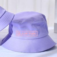 ราคา หมวกถังโลโก้ Blackpink พร้อมตัวอักษรสีชมพูสวยงามสำหรับผู้หญิงและผู้ชาย (13331935748)