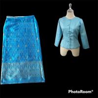 ราคา ชุดไทยจิตรลดาสีฟ้า ไทยเรือนต้นสีฟ้า เสื้อ ผ้าถุงฟรีไชร์ป้ายตะขออัดผ้ากาวทั้งตัวงานสวยค่ะ (15815733364)