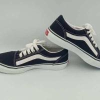 ราคา รองเท้าเซฟตี้แฟชั่นหัวเหล็ก สีดำขาว (16580707609)