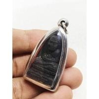 ราคา พระหลวงพ่อทวด เนื้อว่าน 108 เนื้อดำ วัดช้างให้ ปัตตานี เลี่ยมกรอบสแตนเลสเลสพร้อมใช้ Phra Luang Pho Thuat Luang Phor Thuad Aloe Vera 108 black material Chang (9978941326)