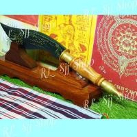 ราคา มีดมงคลตัดหวายลูกนิมิต 16 นิ้ว รวมด้าม ตีจากเหล็กน้ำพี้ ยกชุดพร้อมฐานลายไม้สวยงาม มีสินค้าพร้อมส่ง (6755978013)