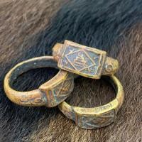 ราคา แหวนหลวงพ่อกวย เนื้อทองเหลืองเก่า อนุภาพครอบจักรวาล น่าเก็บสะสมบูชาเก่ามาก (14629122685)